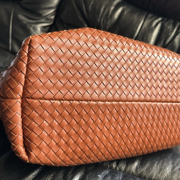 Lulu Dharma Tote Bag - Picture 9 of 10